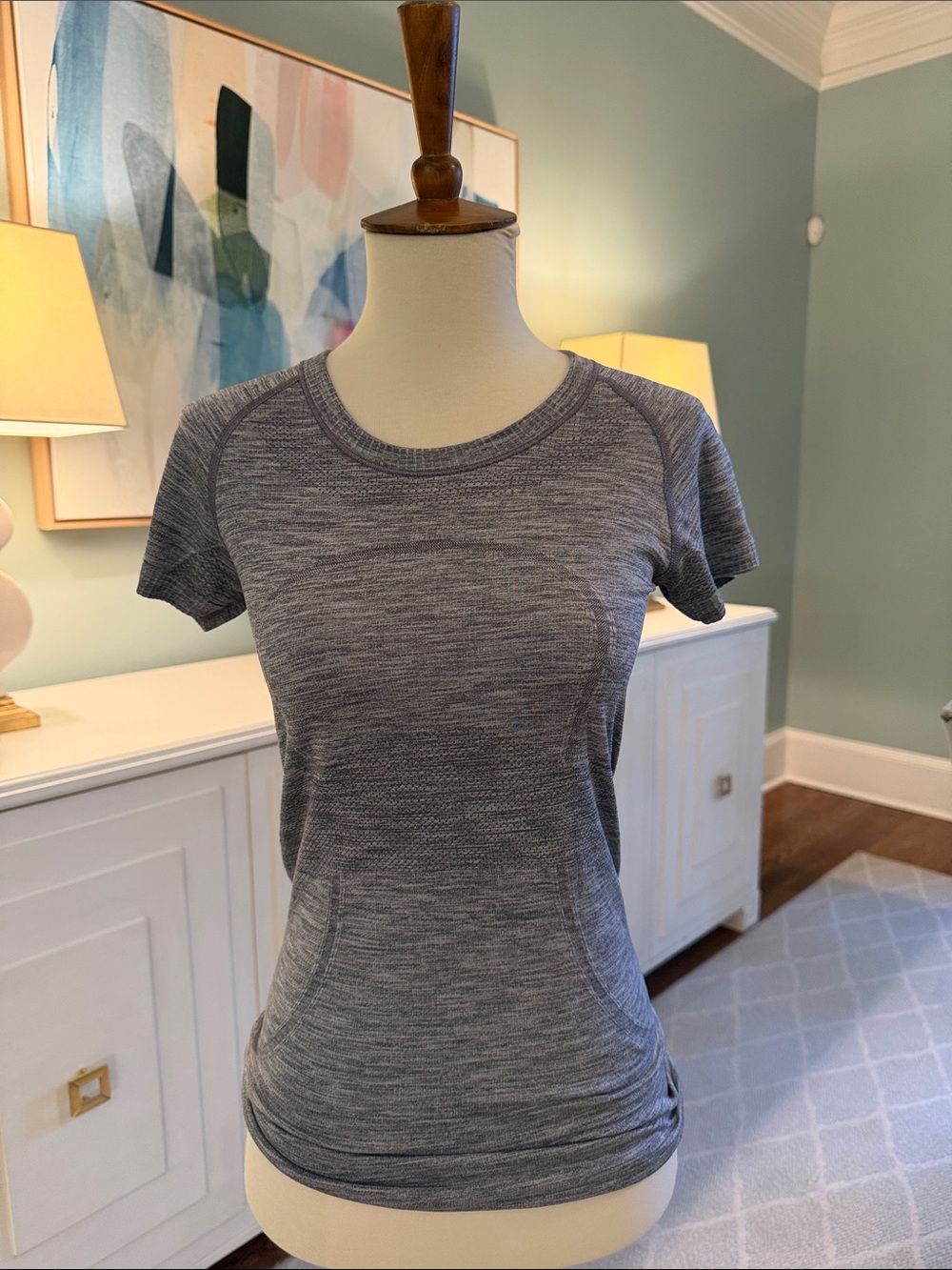 Lululemon size 4 Women's Heathered Gray Short-Sleeve Active Top